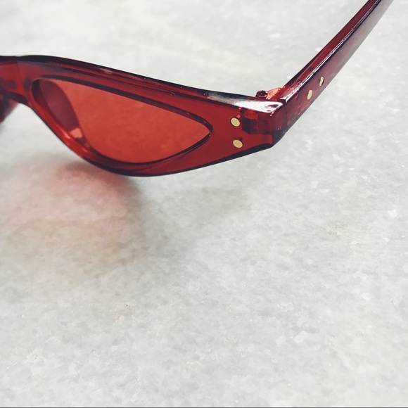 Last 1✨🆕June Red Cat Eye Tiny Sunnies Sunglasses - Picture 7 of 8